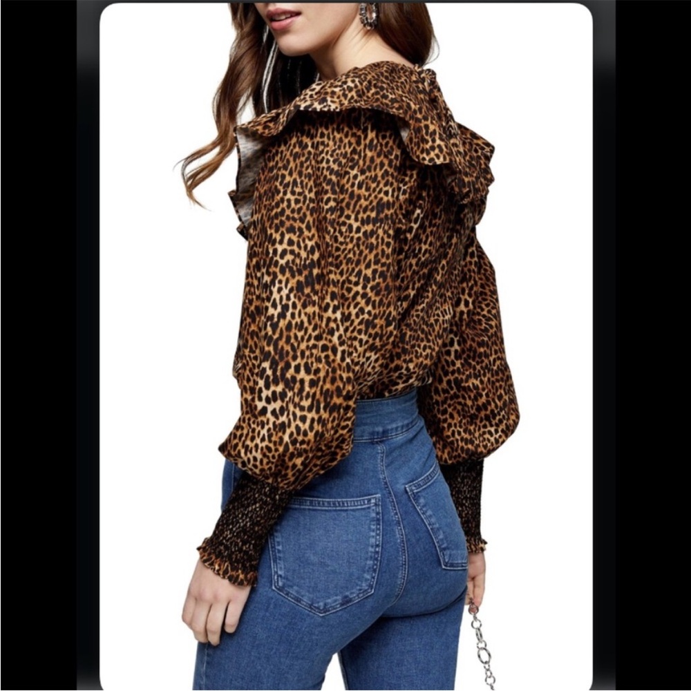 TOPSHOP - LEOPARD PRINT RUFFLE YOKE BLOUSE - Picture 2 of 7